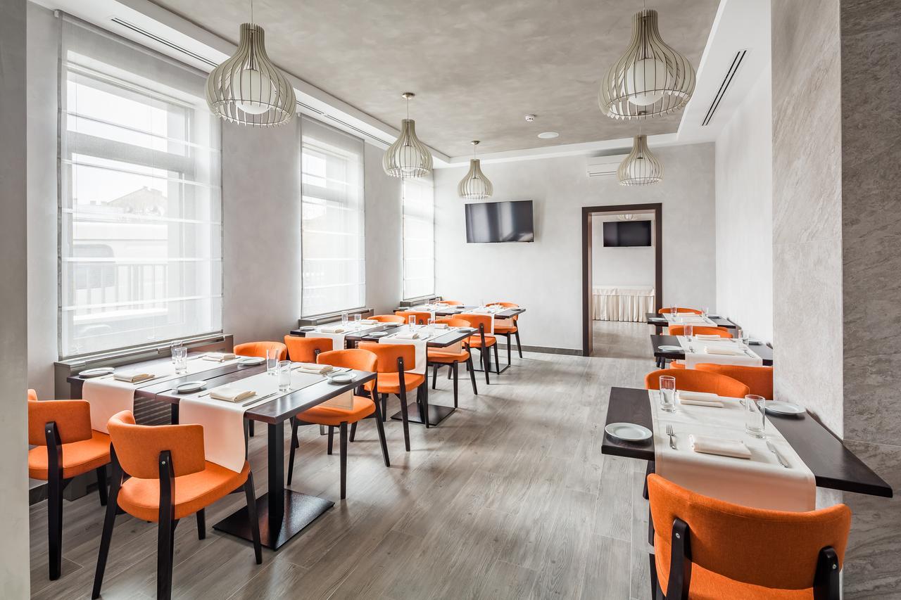 Taurus City Hotel Lviv Extérieur photo