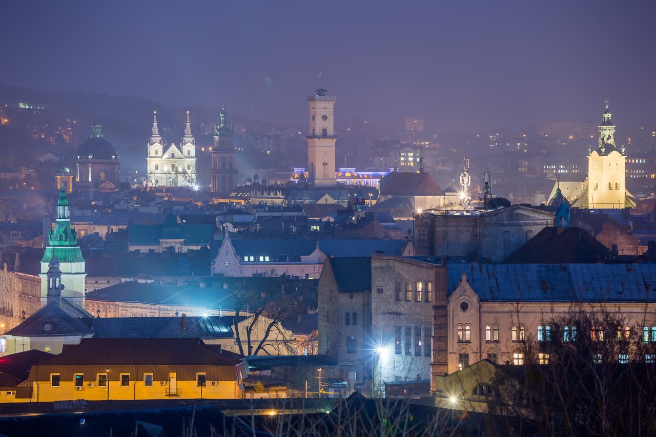 Taurus City Hotel Lviv Extérieur photo